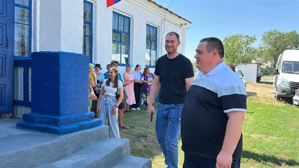 Андрей Рубанцов: Сегодня, в рамках рабочей поездки, посетил сельский клуб в селе Платоновка Андрей Рубанцов: Сегодня, в рамках рабочей поездки, посетил сельский клуб в селе Платоновка