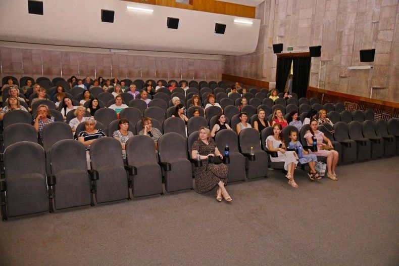 Единороссы Свердловского округа показали жителям фильм о легендарной фигуристке Ирине Родниной Единороссы Свердловского округа показали жителям фильм о легендарной фигуристке Ирине Родниной