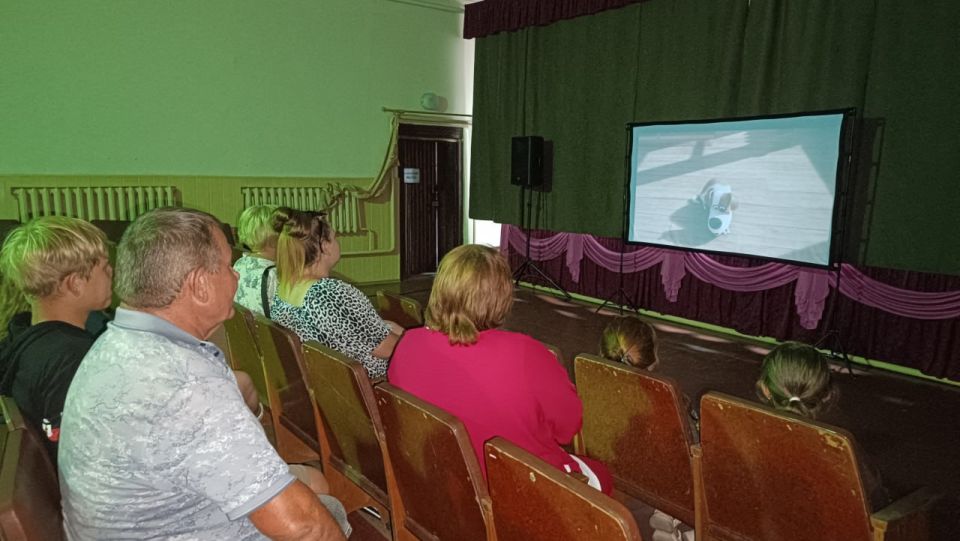 В селе Самсоновка состоялся кинопоказ мультфильма ко Дню дружбы В селе Самсоновка состоялся кинопоказ мультфильма ко Дню дружбы