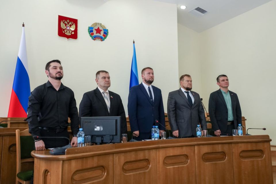 Виктор Водолацкий проинформировал Народный Совет об итогах работы Госдумы в период весенней сессии Виктор Водолацкий проинформировал Народный Совет об итогах работы Госдумы в период весенней сессии