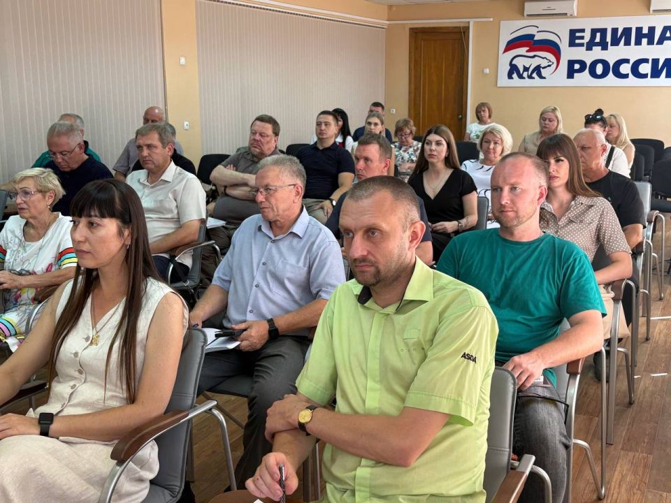 В Администрации Красного Луча состоялась встреча с предпринимателями округа В Администрации Красного Луча состоялась встреча с предпринимателями округа