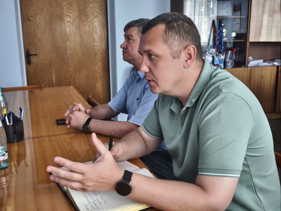 Министр молодежной политики ЛНР Михаил Голубович побывал с рабочим визитом в Брянке Министр молодежной политики ЛНР Михаил Голубович побывал с рабочим визитом в Брянке
