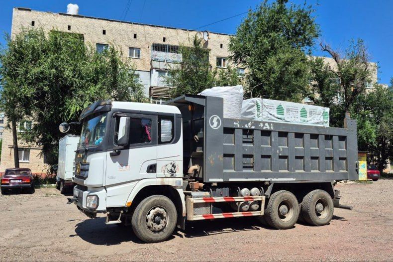 В Свердловск прибыла очередная партия стройматериала для ремонта кровель В Свердловск прибыла очередная партия стройматериала для ремонта кровель