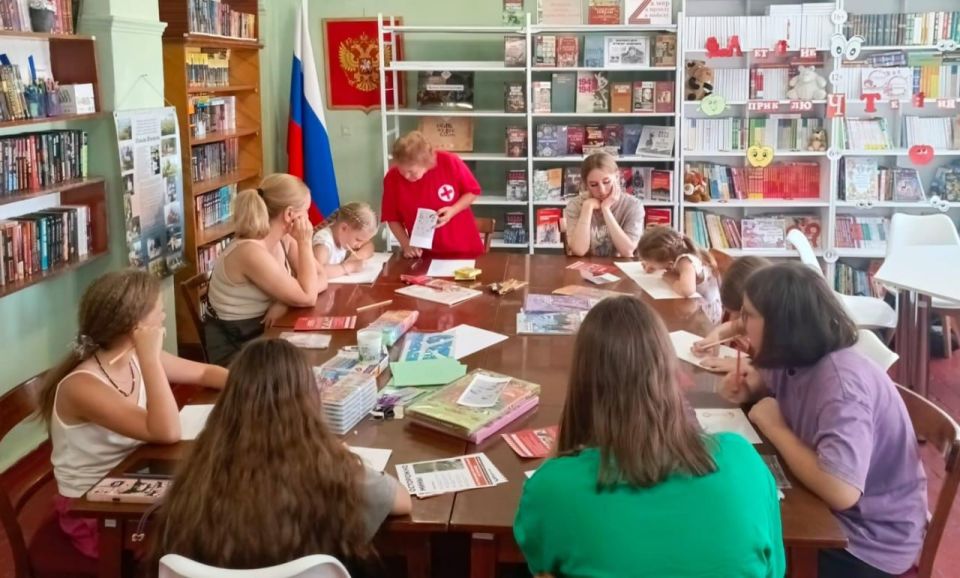 В пгт Дубовский под эгидой «Общества Красного Креста» инициирована реализация программы «Детское творческое развитие» В пгт Дубовский под эгидой «Общества Красного Креста» инициирована реализация программы «Детское творческое развитие»