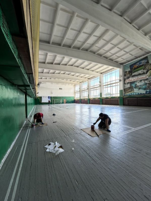 Спортивный зал спорткомплекса "Юбилейный" преображается! Спортивный зал спорткомплекса "Юбилейный" преображается!