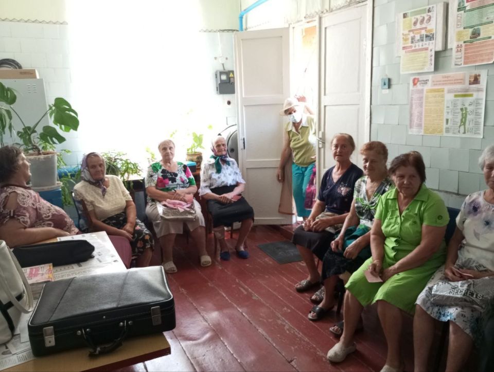 Выездная поликлиника ГБУЗ "Марковская ЦРМБ" ЛНР продолжает свою работу на базе передвижного ФАПа Выездная поликлиника ГБУЗ "Марковская ЦРМБ" ЛНР продолжает свою работу на базе передвижного ФАПа