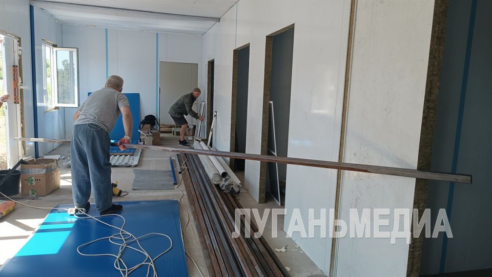 В населенных пунктах Краснодонского округа строятся ФАПы В населенных пунктах Краснодонского округа строятся ФАПы