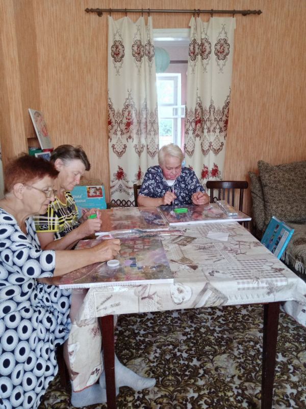 Пост Станично-Луганского Центра "Большая семья" Пост Станично-Луганского Центра "Большая семья"