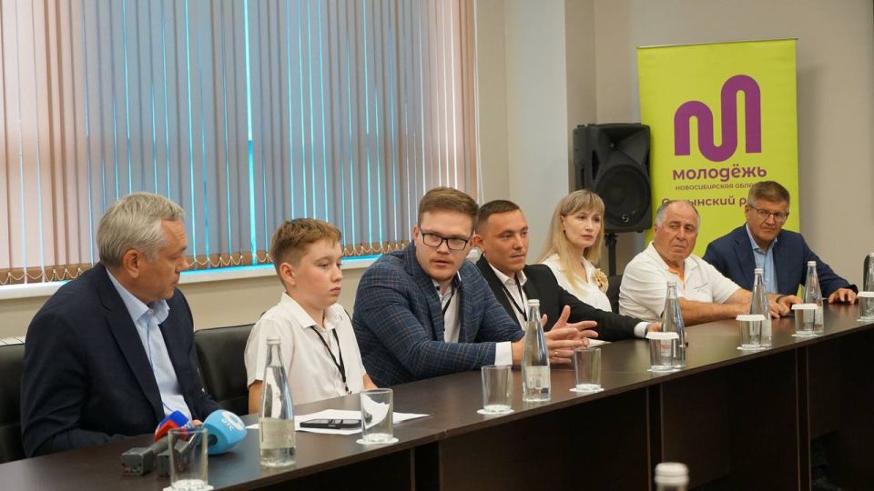 Василий Носков: Вместе с Губернатором региона, Андреем Александровичем Травниковым ознакомились с работой Центра молодежных инициатив Ордынского района Василий Носков: Вместе с Губернатором региона, Андреем Александровичем Травниковым ознакомились с работой Центра молодежных инициатив Ордынского района