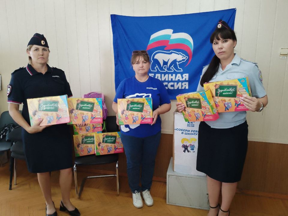 В Новоайдарском округе продолжается акция «Собери ребенка в школу» В Новоайдарском округе продолжается акция «Собери ребенка в школу»