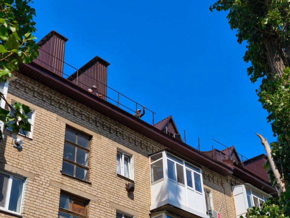 Сергей Козенко: В рамках специального инфраструктурного проекта, подрядная организация шефа-региона Тюменской области ООО СК «СТИЛЛ» завершает работы по капитальному ремонту скатной кровли с заменой стропильной системы... Сергей Козенко: В рамках специального инфраструктурного проекта, подрядная организация шефа-региона Тюменской области ООО СК «СТИЛЛ» завершает работы по капитальному ремонту скатной кровли с заменой стропильной системы...
