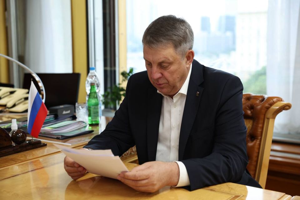 Марат Хуснуллин: Провел рабочую встречу с губернатором Брянской области Александром Васильевичем Богомазом Марат Хуснуллин: Провел рабочую встречу с губернатором Брянской области Александром Васильевичем Богомазом