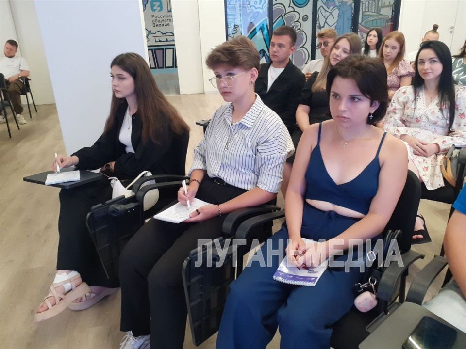 В Луганском Доме молодежи стартовала Школа социального проектирования «Проектный путь» В Луганском Доме молодежи стартовала Школа социального проектирования «Проектный путь»
