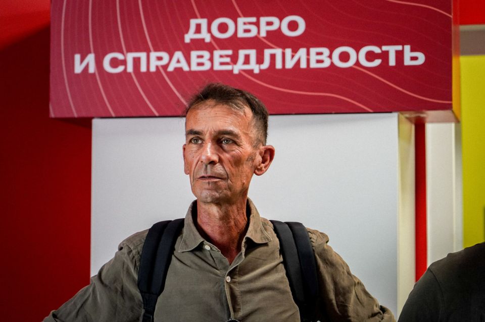 Ciao amici!. Международная дружба расширяет свою географию, ведь сегодня молодёжь Республики встретилась с итальянскими общественниками: Давид Спаккасасси – волонтёр благотворительный организация Сперанца (Культурная... Ciao amici!. Международная дружба расширяет свою географию, ведь сегодня молодёжь Республики встретилась с итальянскими общественниками: Давид Спаккасасси – волонтёр благотворительный организация Сперанца (Культурная...