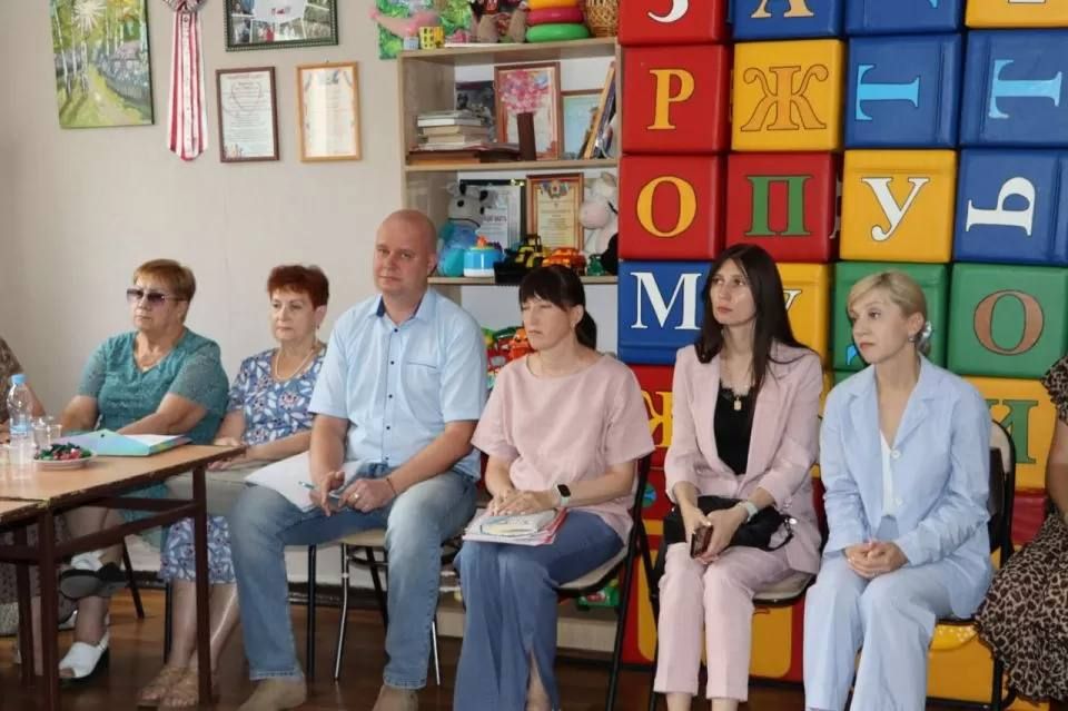 Инна Швенк: По инициативе Уполномоченного по правам ребенка в ЛНР Инны Швенк в Стахановском отделении Республиканского центра социальной реабилитации детей-инвалидов «Возрождение» состоялась «Родительская гостиная» Инна Швенк: По инициативе Уполномоченного по правам ребенка в ЛНР Инны Швенк в Стахановском отделении Республиканского центра социальной реабилитации детей-инвалидов «Возрождение» состоялась «Родительская гостиная»