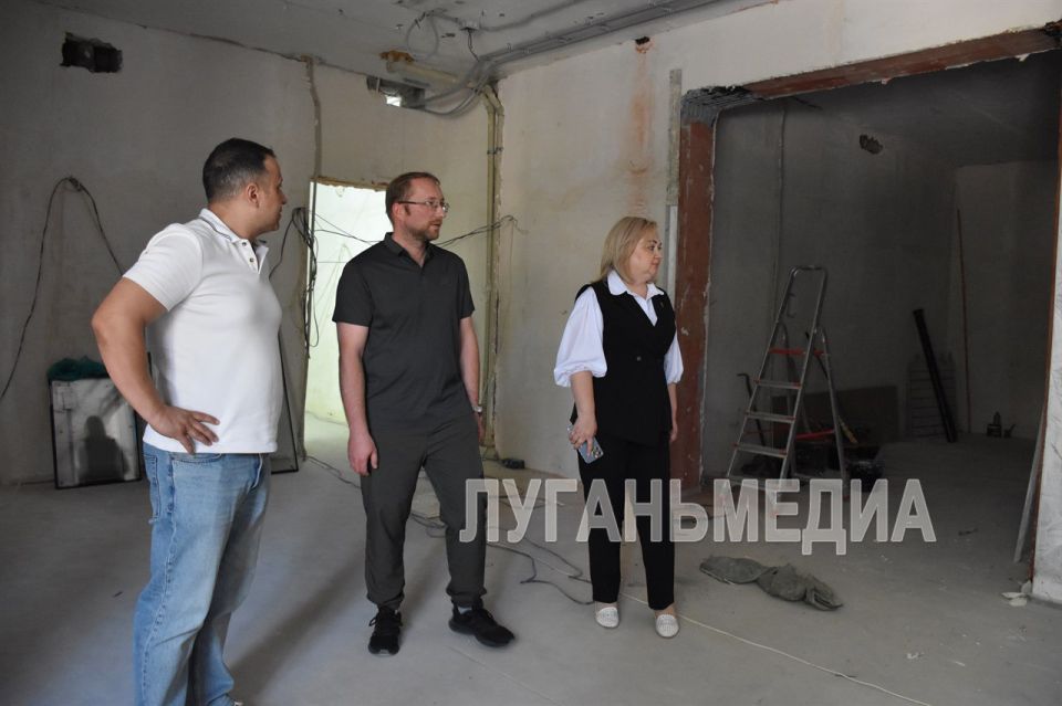 В Алчевском городском историческом музее проводится капитальный ремонт в рамках национального проекта «Семья» В Алчевском городском историческом музее проводится капитальный ремонт в рамках национального проекта «Семья»
