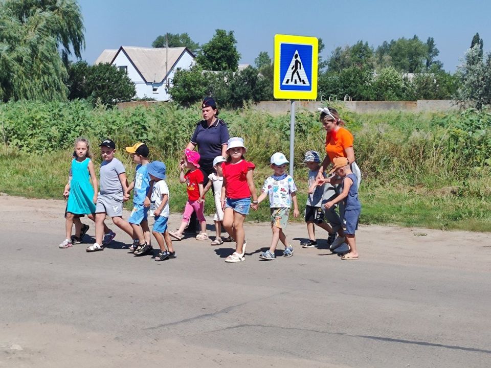 31.07.2025 г в ГБДОУ ЛНР "Беловодский ясли - сад №2 "Радуга" совместно с инспектором ГИБДД Лежебоковой Т.В. прошло мероприятие "Безопасное лето" 31.07.2025 г в ГБДОУ ЛНР "Беловодский ясли - сад №2 "Радуга" совместно с инспектором ГИБДД Лежебоковой Т.В. прошло мероприятие "Безопасное лето"