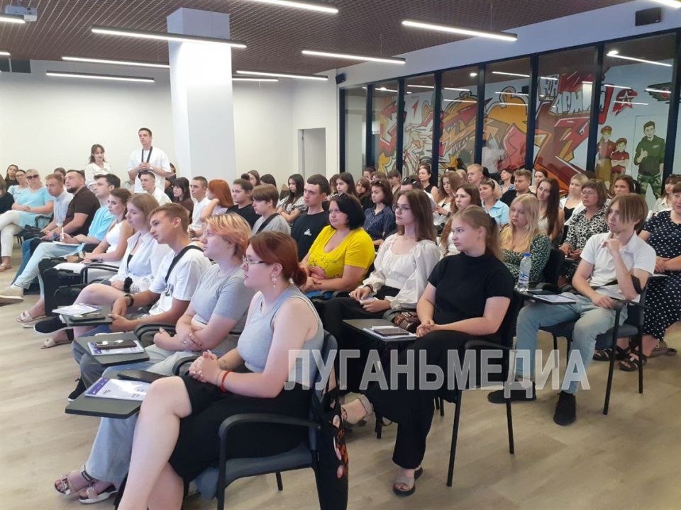 В Луганском Доме молодежи стартовала Школа социального проектирования «Проектный путь» В Луганском Доме молодежи стартовала Школа социального проектирования «Проектный путь»