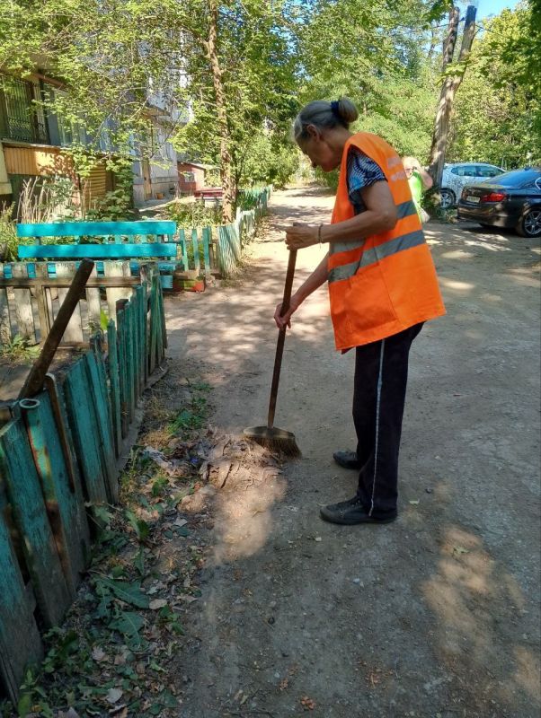 Коммунальные службы проводят работы на территории города Коммунальные службы проводят работы на территории города