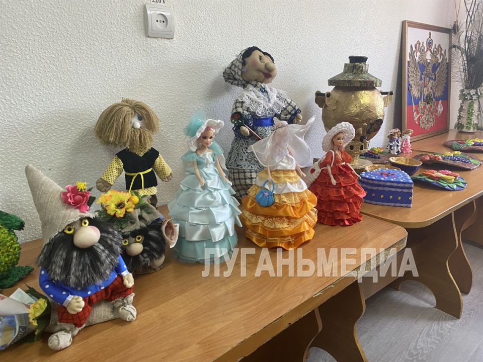 Кировский комплексный центр социального обслуживания населения с рабочим визитом посетил замминистра труда и социальной политики ЛНР Евгений Войнов Кировский комплексный центр социального обслуживания населения с рабочим визитом посетил замминистра труда и социальной политики ЛНР Евгений Войнов
