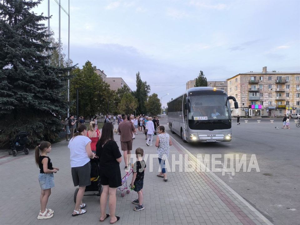 50 юных кировчан вернулись из Детского оздоровительного лагеря «Сосновый бор» 50 юных кировчан вернулись из Детского оздоровительного лагеря «Сосновый бор»