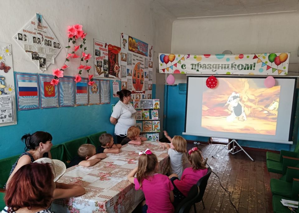 В клубе с. Войтова Станично-Луганского округа совместно с библиотекой-филиалом прошла игровая программа "Дружные ребята", посвящённая Международному дню дружбы В клубе с. Войтова Станично-Луганского округа совместно с библиотекой-филиалом прошла игровая программа "Дружные ребята", посвящённая Международному дню дружбы