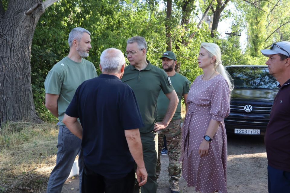 Губернатор Ставропольского края оценил ход восстановительных работ в Стаханове Губернатор Ставропольского края оценил ход восстановительных работ в Стаханове