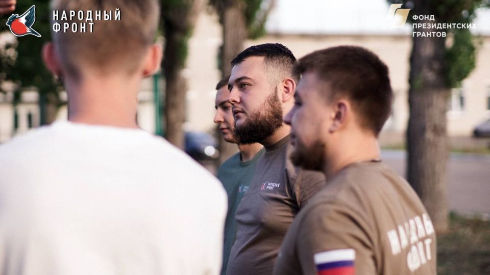 На днях нашу Молодёжку в Стаханове посетил куратор новых регионов МНФ! Встреча прошла в душевной и дружеской атмосфере На днях нашу Молодёжку в Стаханове посетил куратор новых регионов МНФ! Встреча прошла в душевной и дружеской атмосфере