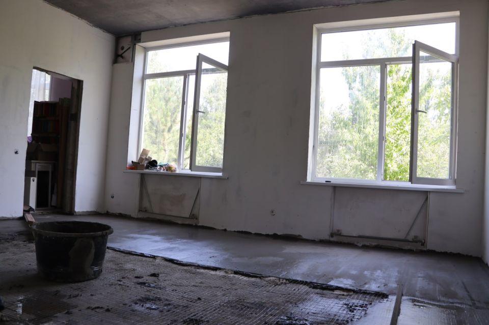 В Стаханове обновляют один из залов библиотеки-филиала №3 при поддержке общественной организации из Донецка В Стаханове обновляют один из залов библиотеки-филиала №3 при поддержке общественной организации из Донецка