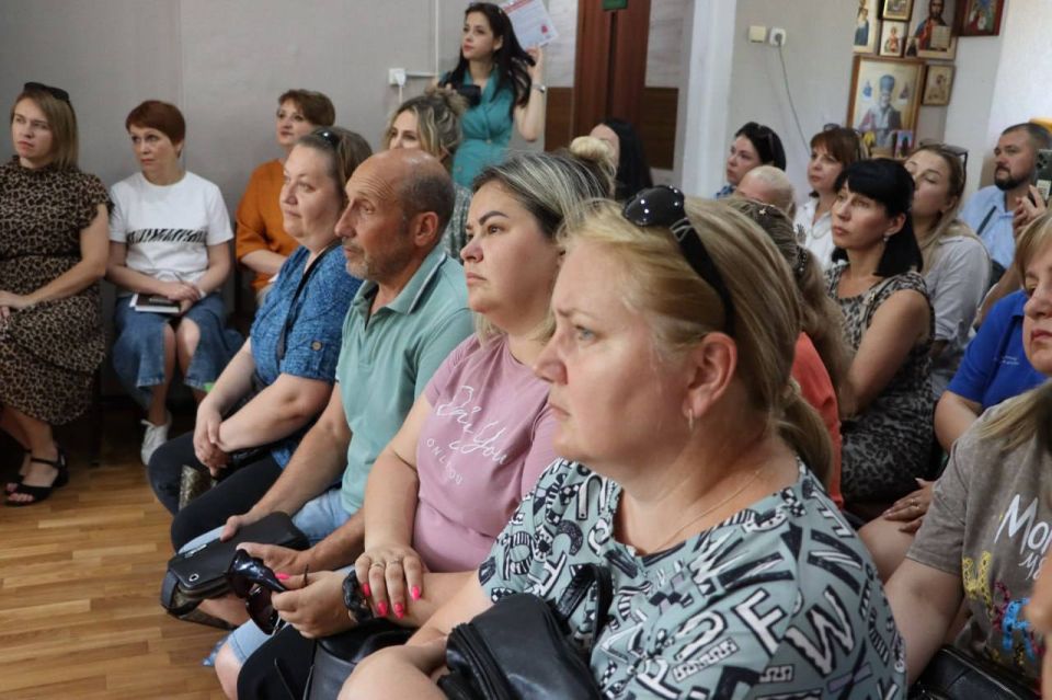 Инна Швенк: По инициативе Уполномоченного по правам ребенка в ЛНР Инны Швенк в Стахановском отделении Республиканского центра социальной реабилитации детей-инвалидов «Возрождение» состоялась «Родительская гостиная» Инна Швенк: По инициативе Уполномоченного по правам ребенка в ЛНР Инны Швенк в Стахановском отделении Республиканского центра социальной реабилитации детей-инвалидов «Возрождение» состоялась «Родительская гостиная»