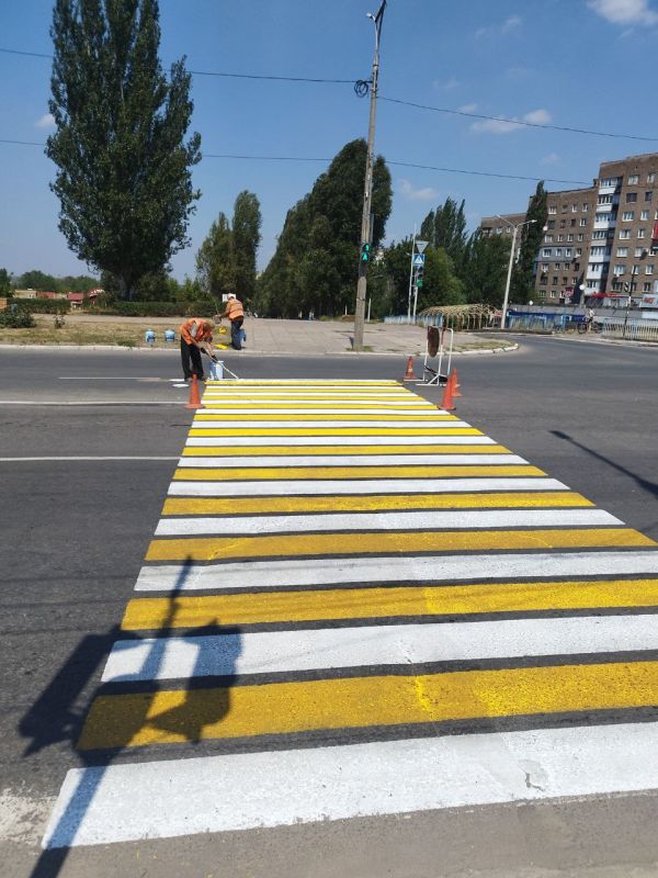 Коммунальные службы проводят работы на территории города Коммунальные службы проводят работы на территории города