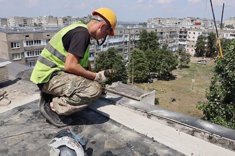 Зам. Главы Администрации Игорь Ковальчук подвел предварительные итоги работы Красноярского края по ремонту МКД округа Зам. Главы Администрации Игорь Ковальчук подвел предварительные итоги работы Красноярского края по ремонту МКД округа