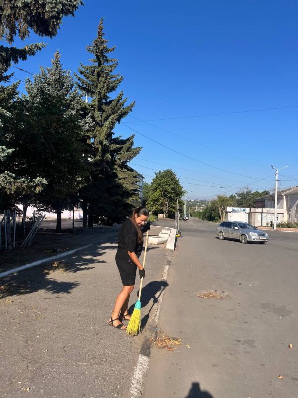 Члены Совета женщин приняли участие в субботнике Члены Совета женщин приняли участие в субботнике