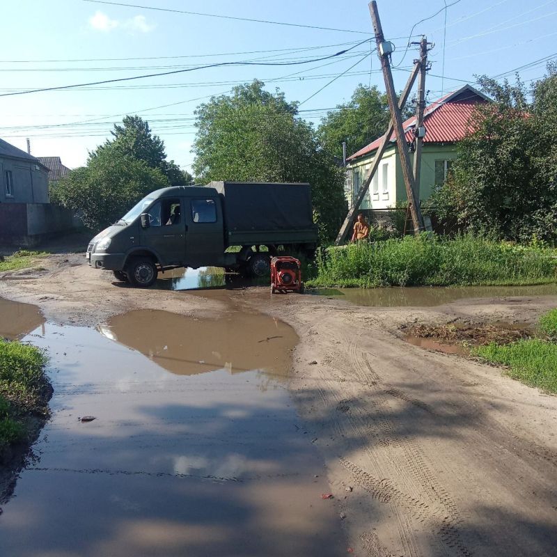 Работники МБУ Центр «Благоустройство» продолжают оперативно решать вопросы, связанные с бесперебойным функционированием систем водоснабжения в Старобельском муниципальном округе Работники МБУ Центр «Благоустройство» продолжают оперативно решать вопросы, связанные с бесперебойным функционированием систем водоснабжения в Старобельском муниципальном округе