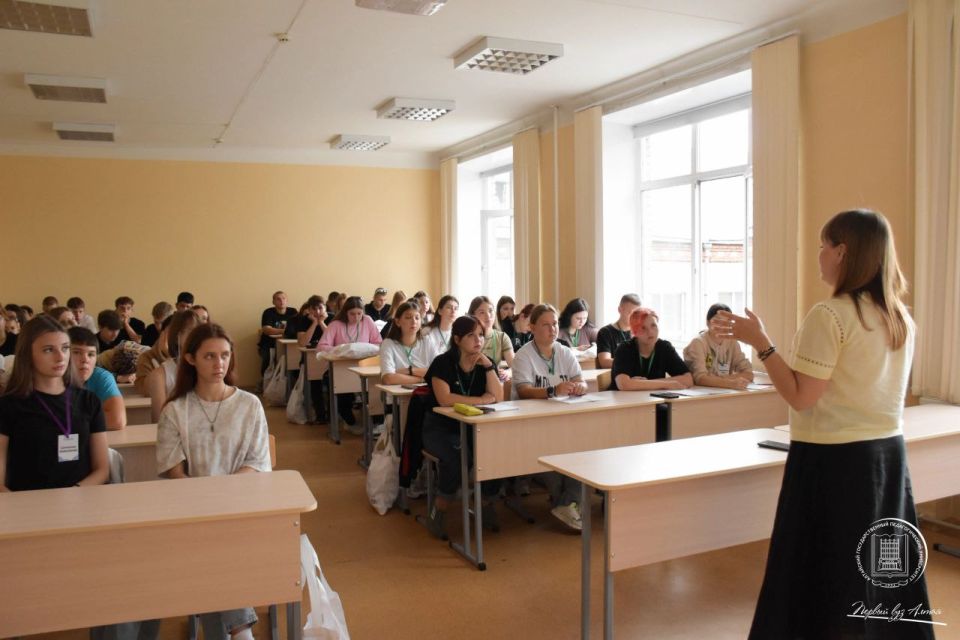 В «Алтайском государственном педагогическом университете» для обучающихся Станично-Луганского округа проходят лекции общества «Знание» В «Алтайском государственном педагогическом университете» для обучающихся Станично-Луганского округа проходят лекции общества «Знание»