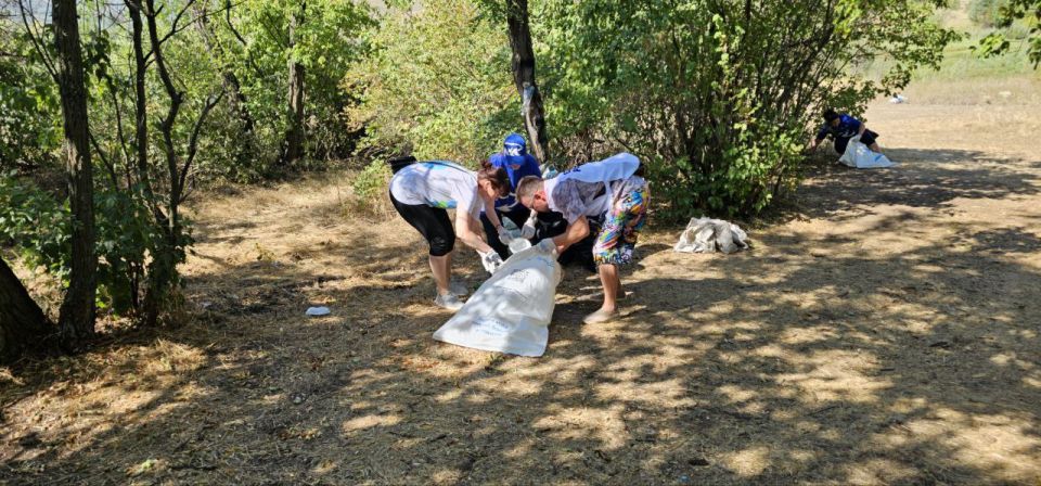 В Краснолучском округе прошел субботник в рамках акции «Вода России» В Краснолучском округе прошел субботник в рамках акции «Вода России»