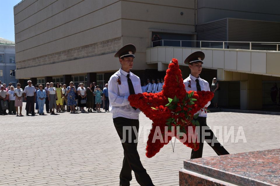 Краснодон принял эстафету акции памяти «Венок славы» Краснодон принял эстафету акции памяти «Венок славы»