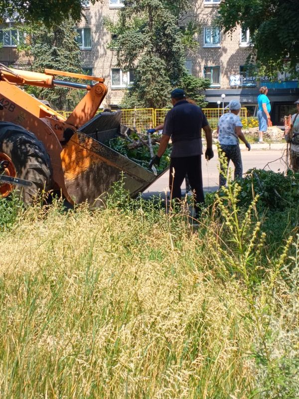 Работы по благоустройству города Лисичанска Работы по благоустройству города Лисичанска
