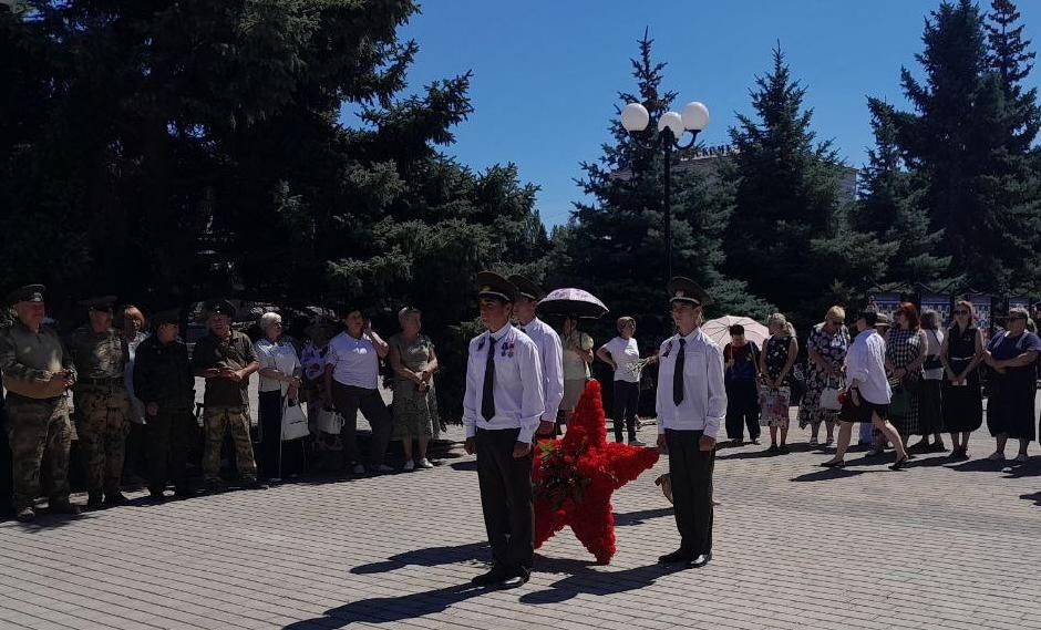 Межрегиональная патриотическая эстафета «Венок Славы» уже в Краснодоне! Межрегиональная патриотическая эстафета «Венок Славы» уже в Краснодоне!