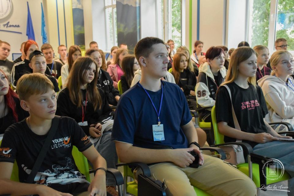 В «Алтайском государственном педагогическом университете» для обучающихся Станично-Луганского округа проходят лекции общества «Знание» В «Алтайском государственном педагогическом университете» для обучающихся Станично-Луганского округа проходят лекции общества «Знание»