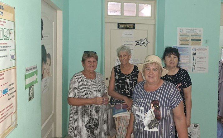 Врачи Краснодонской центральной городской многопрофильной больницы провели прием жителей поселка Северный Врачи Краснодонской центральной городской многопрофильной больницы провели прием жителей поселка Северный