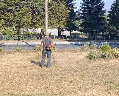 Коммунальные службы проводят работы на территории города Коммунальные службы проводят работы на территории города