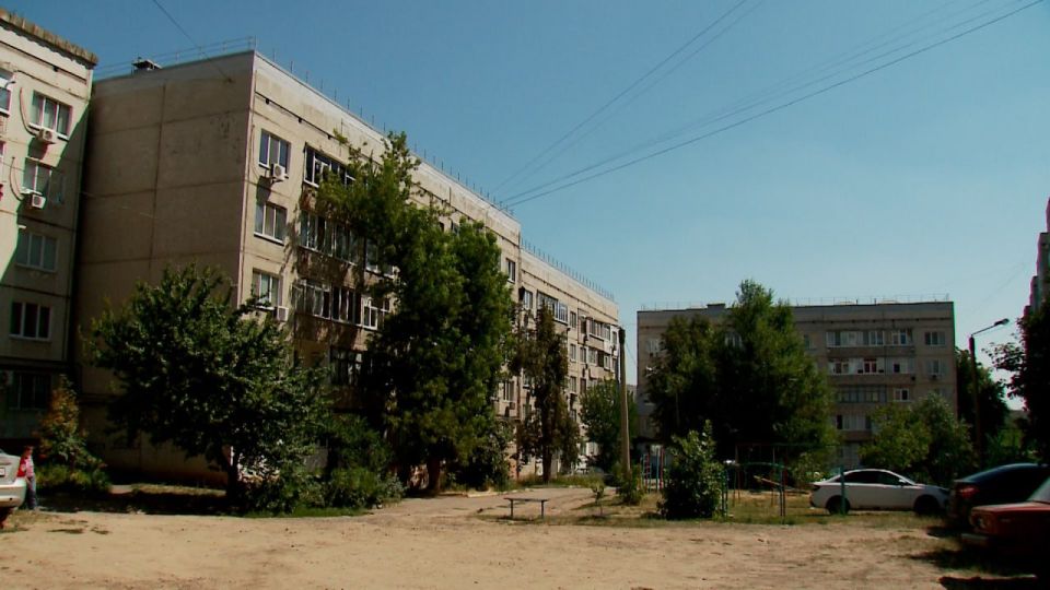Тюменские строители завершили капитальный ремонт кровли по адресу: г. Краснодон, ул. Шевченко, д. 38. Сейчас идёт оформление документации для передачи на обслуживание Тюменские строители завершили капитальный ремонт кровли по адресу: г. Краснодон, ул. Шевченко, д. 38. Сейчас идёт оформление документации для передачи на обслуживание