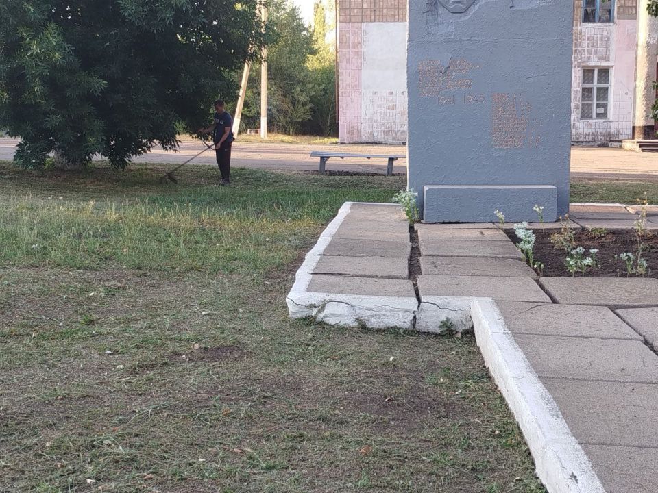 В Краснолучском округе продолжается благоустройство территории В Краснолучском округе продолжается благоустройство территории