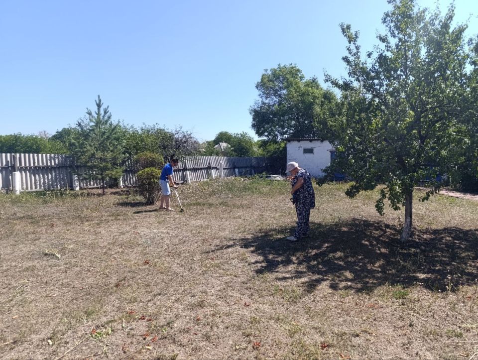 В пгт.Софиевский продолжается благоустройство территории В пгт.Софиевский продолжается благоустройство территории