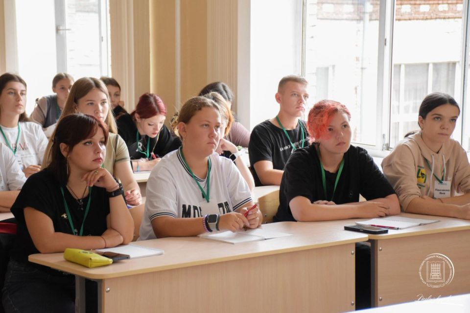 В «Алтайском государственном педагогическом университете» для обучающихся Станично-Луганского округа проходят лекции общества «Знание» В «Алтайском государственном педагогическом университете» для обучающихся Станично-Луганского округа проходят лекции общества «Знание»