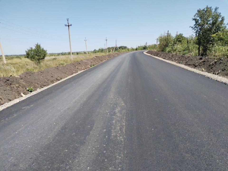 В Ровеньках продолжается капитальный ремонт автомобильной дороги от пгт В Ровеньках продолжается капитальный ремонт автомобильной дороги от пгт