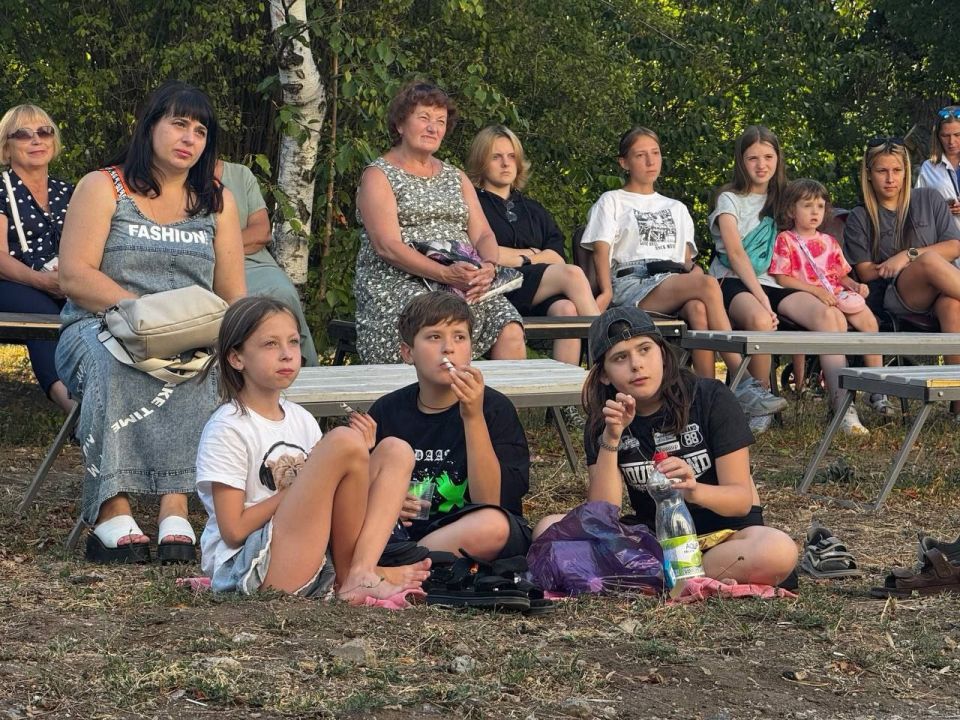 Сергей Колягин: В Первомайском парке имени Чихачева состоялся первый кинопоказ под открытым небом, приуроченный к празднованию 260-й годовщины со дня основания нашего города Сергей Колягин: В Первомайском парке имени Чихачева состоялся первый кинопоказ под открытым небом, приуроченный к празднованию 260-й годовщины со дня основания нашего города