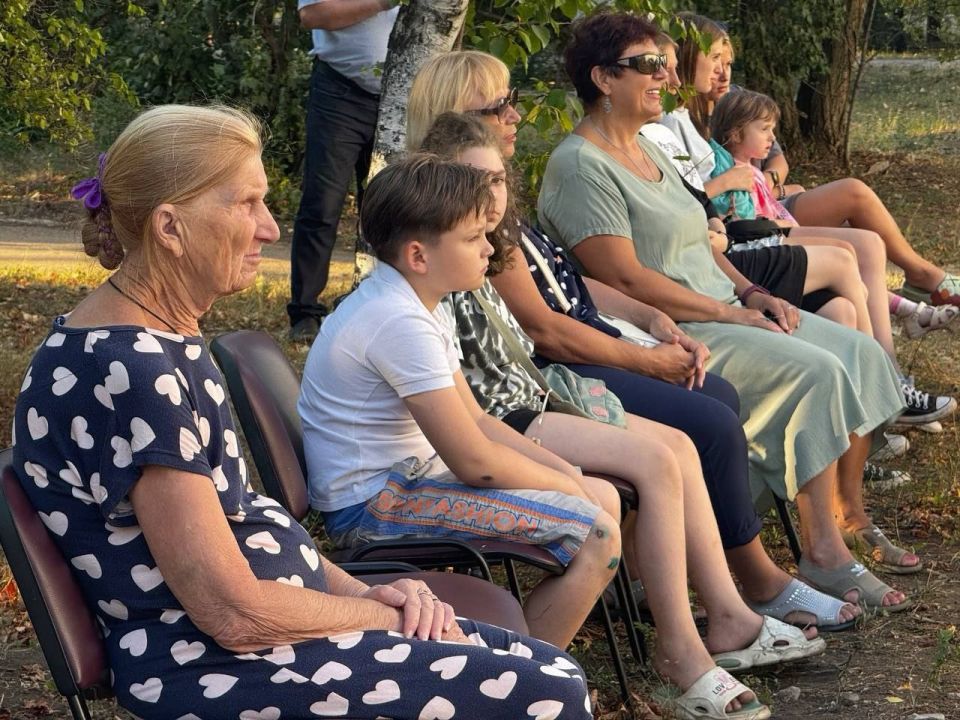Сергей Колягин: В Первомайском парке имени Чихачева состоялся первый кинопоказ под открытым небом, приуроченный к празднованию 260-й годовщины со дня основания нашего города Сергей Колягин: В Первомайском парке имени Чихачева состоялся первый кинопоказ под открытым небом, приуроченный к празднованию 260-й годовщины со дня основания нашего города