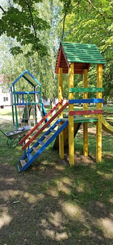 "Яркое детство" в действии: в селе Каменка обновили детскую площадку! "Яркое детство" в действии: в селе Каменка обновили детскую площадку!